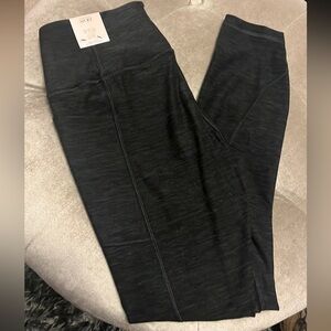 Victoria’s Secret essential pocket legging in heathered black, new, small